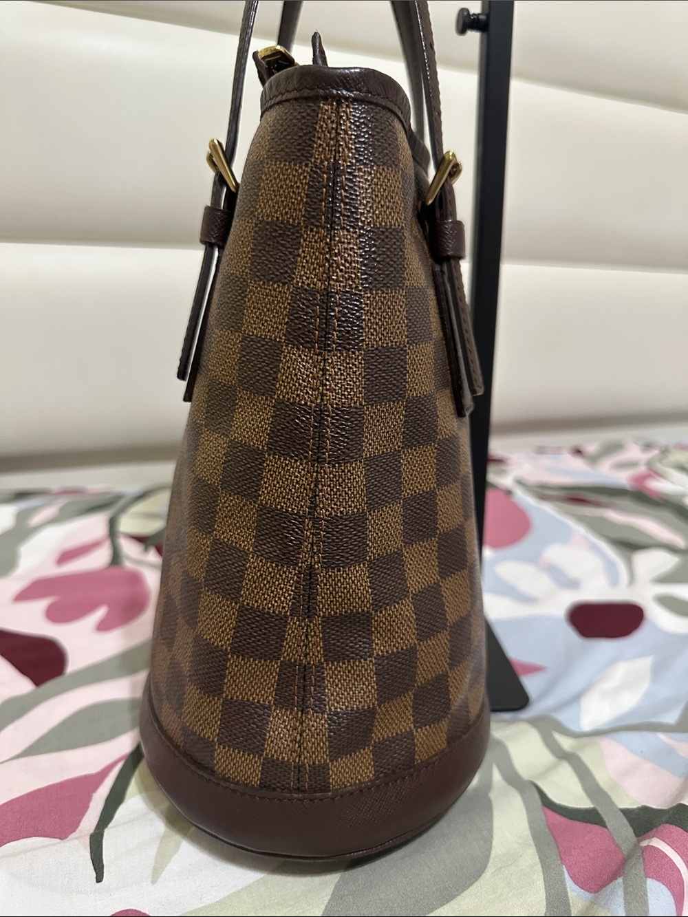 Louis Vuitton Damier Ebene Marais Bucket Bag with Pouch - Picture 5 of 16